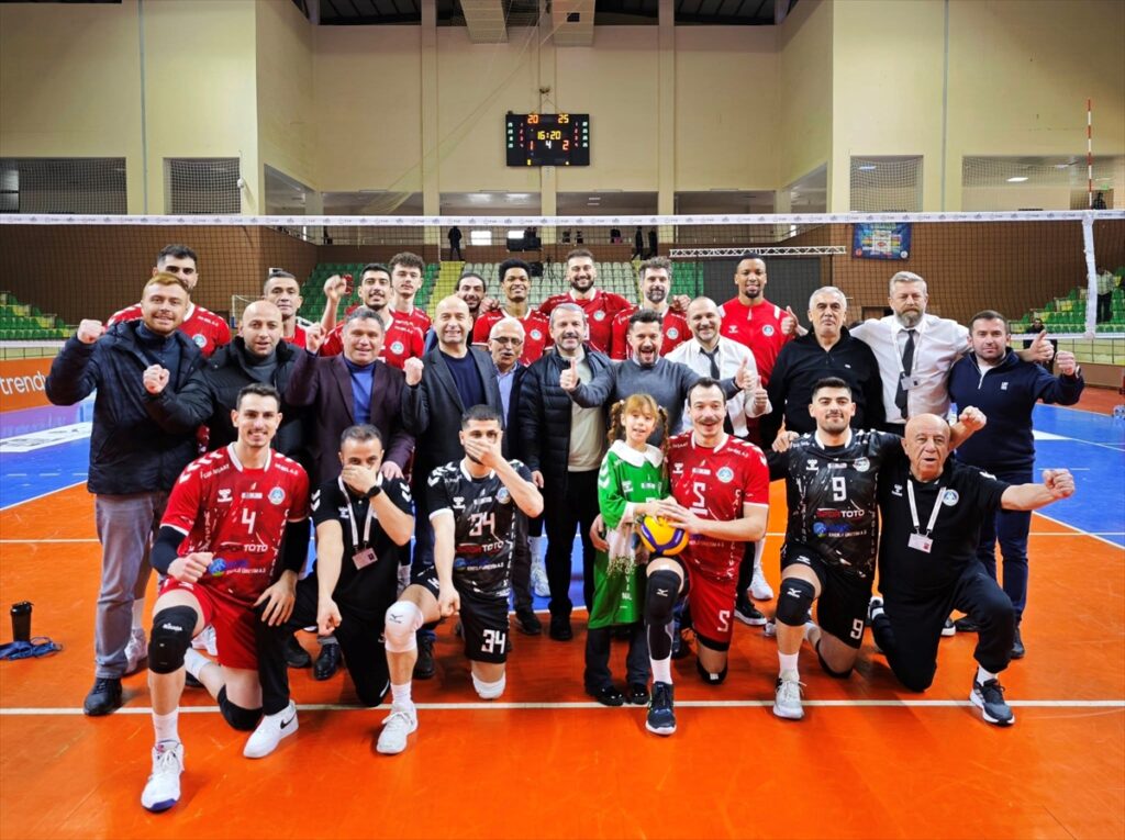 Voleybol: SMS Grup Efeler Ligi