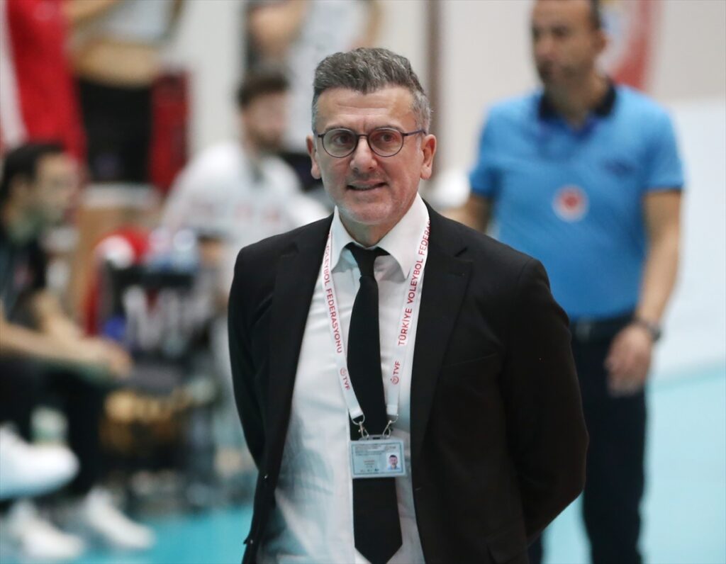 Voleybol: SMS Grup Efeler Ligi