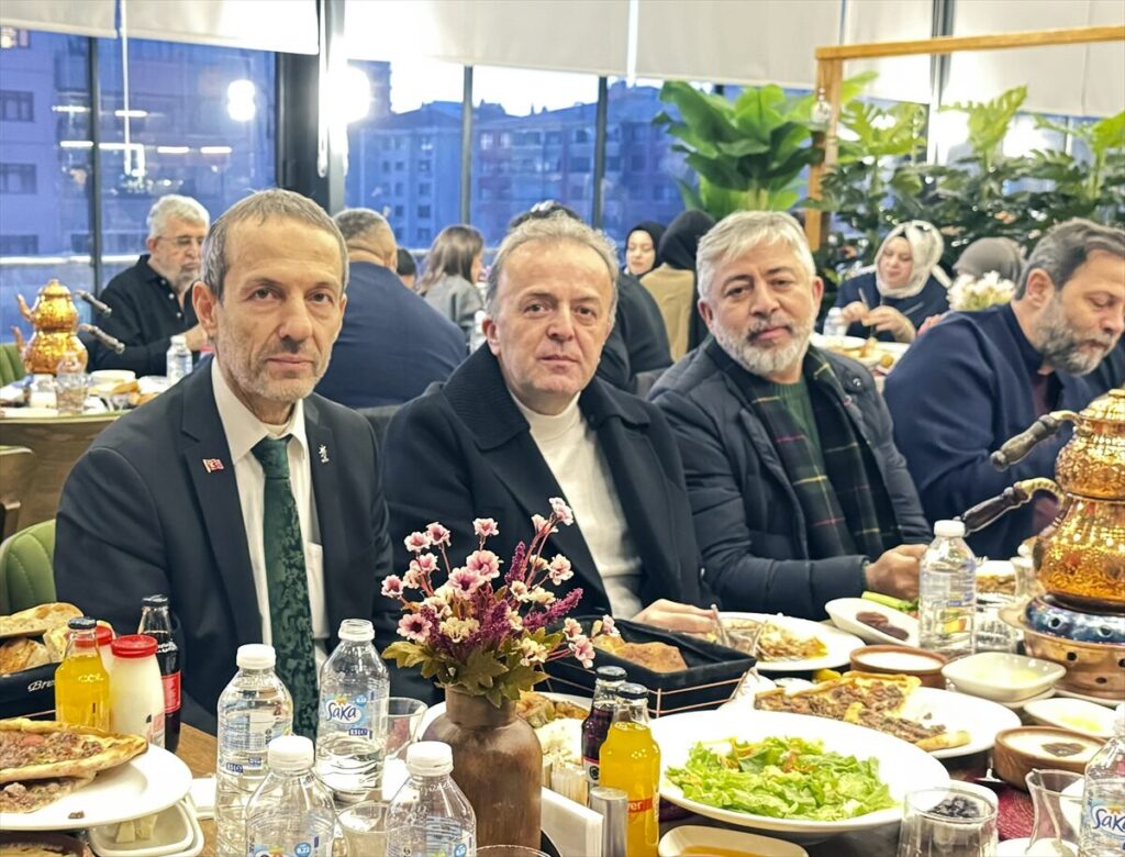 Wushu kung fu camiası iftarda bir araya geldi