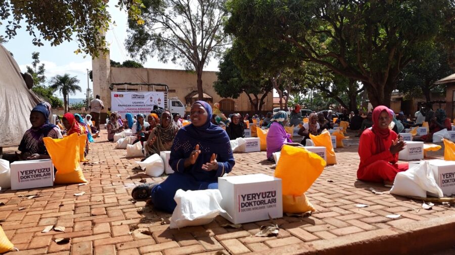 Yeryüzü Doktorları’ndan açlıkla mücadele eden çocuklara destek çağrısı