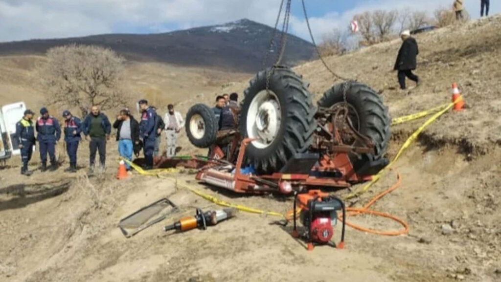 Traktör Kazasında 87 Yaşındaki Adam Hayatını Kaybetti