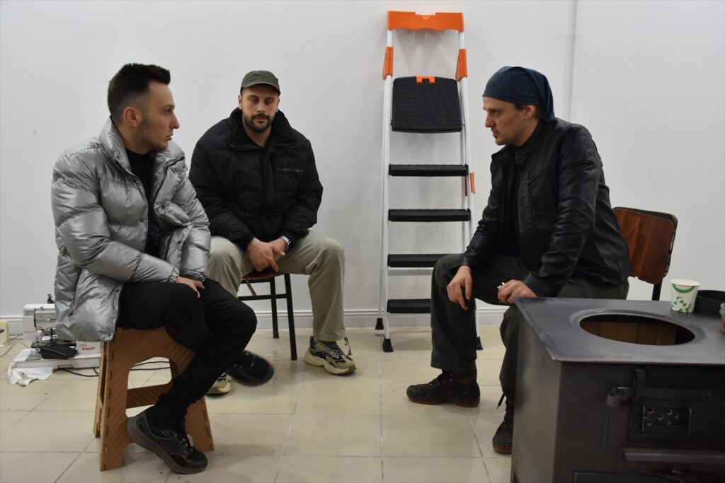 Yönetmenlik hayalini esnaf arkadaşlarıyla dizi çekerek gerçekleştirdi