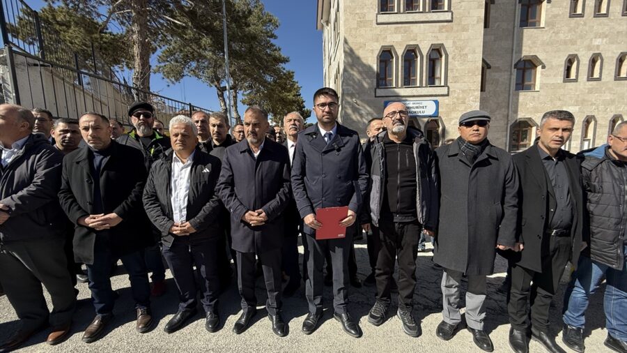 Yozgat’ta ortaokul müdürünün darbedilmesi protesto edildi