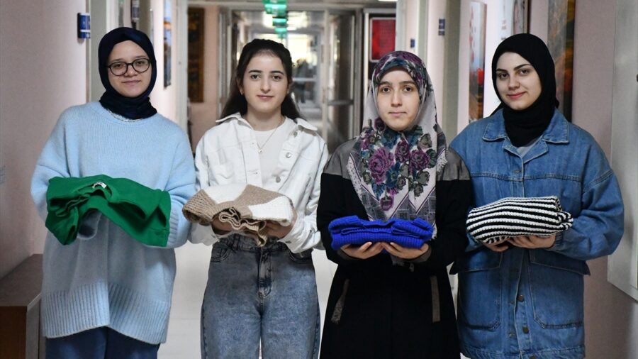 “Yurdum Dolabım” projesi, kıyafet bağışı veya takasıyla dayanışmayı teşvik ediyor