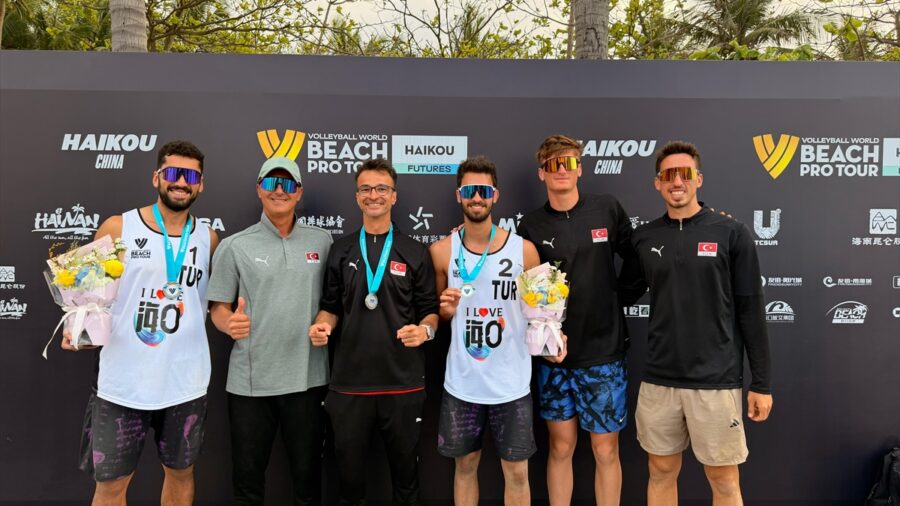 Yusuf Özdemir-Batuhan Kuru ikilisinden Çin’deki plaj voleybolu turnuvasında gümüş madalya