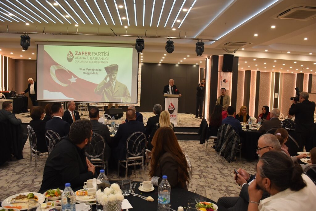 Zafer Partisi Genel Başkanı Özdağ Adana’da partisinin iftar programına katıldı