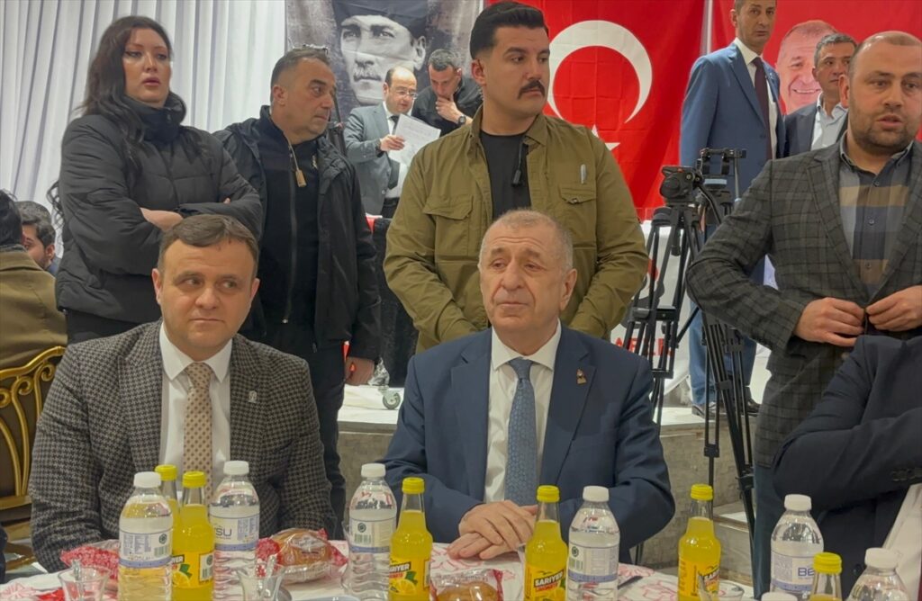 Zafer Partisi Genel Başkanı Özdağ, Konya’da partisinin iftar programına katıldı