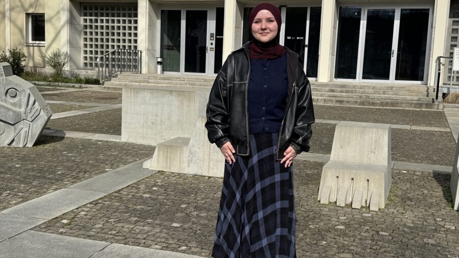 Zürih Belediye Meclisi’ne seçilen ilk başörtülü üye Çelik, AA’ya konuştu: