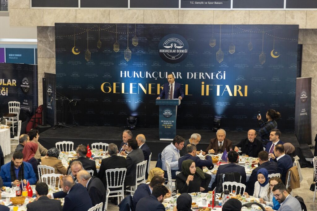 Hukukçular Derneği geleneksel iftar buluşması düzenledi | TurkArama Motoru | Sağlık ve Günlük Yaşam için Pratik Bilgiler