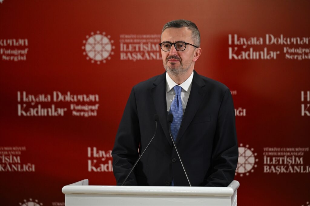 İletişim Başkanı Duran, “Hayata Dokunan Kadınlar” konulu fotoğraf sergisinin açılışında konuştu: | TurkArama Motoru | Sağlık ve Günlük Yaşam için Pratik Bilgiler