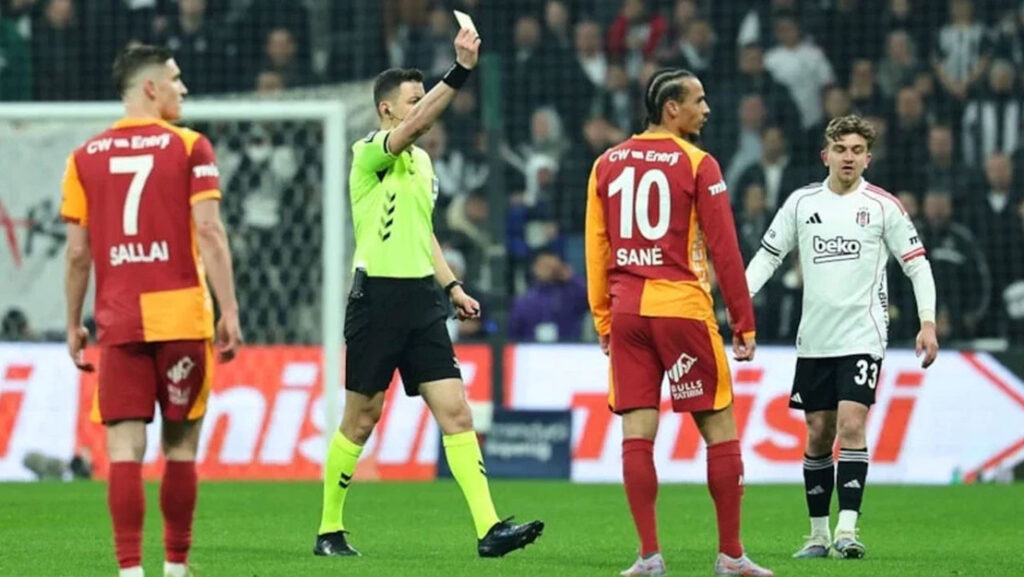 Süper Lig Derbisinde Kartlar Havada Uçuştu | TurkArama Motoru | Sağlık ve Günlük Yaşam için Pratik Bilgiler