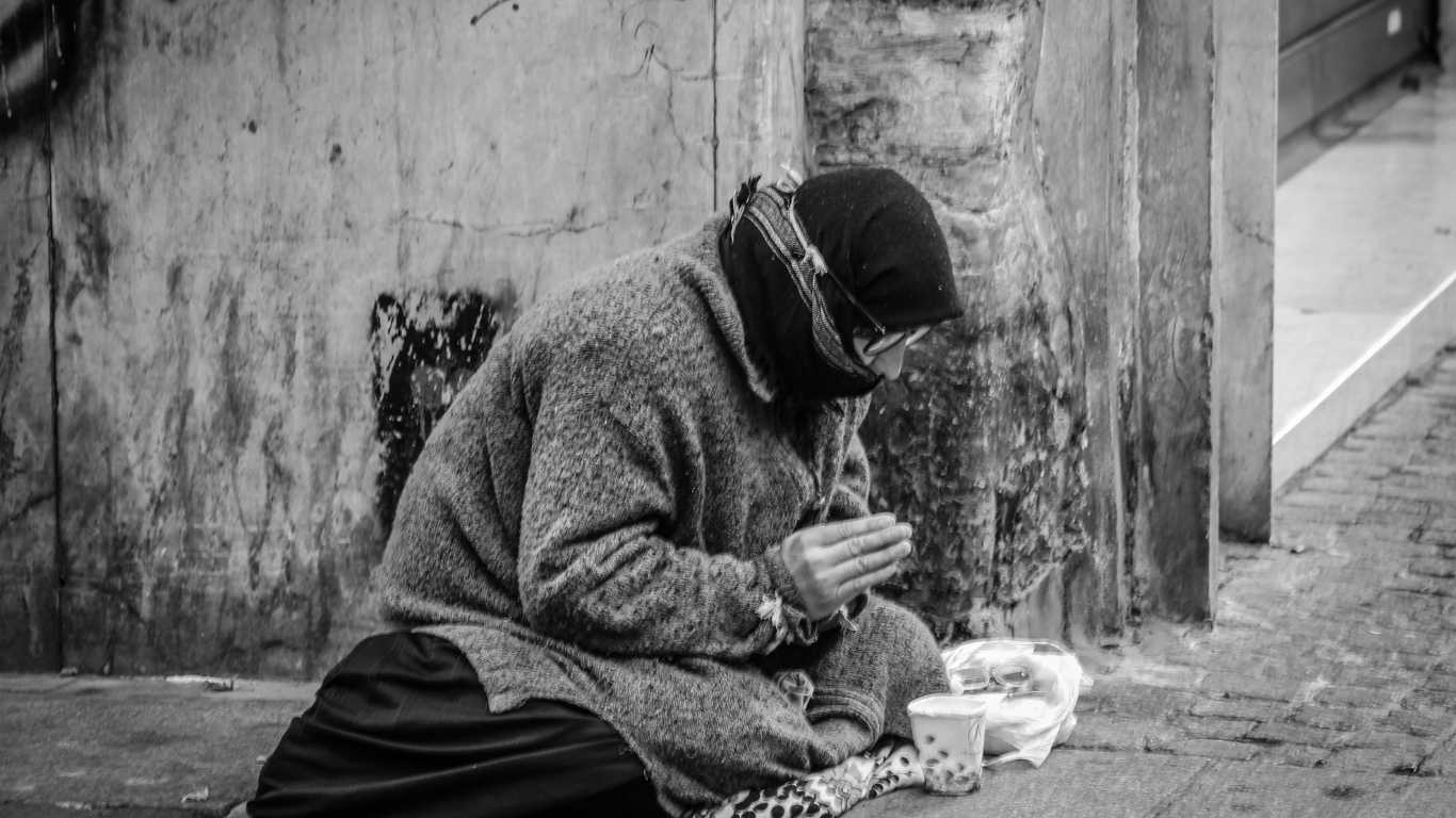 “Oje ve Ruj Abdeste Engel Olur mu?” — Dini ve İslami Bilgiler | Allah yolunda