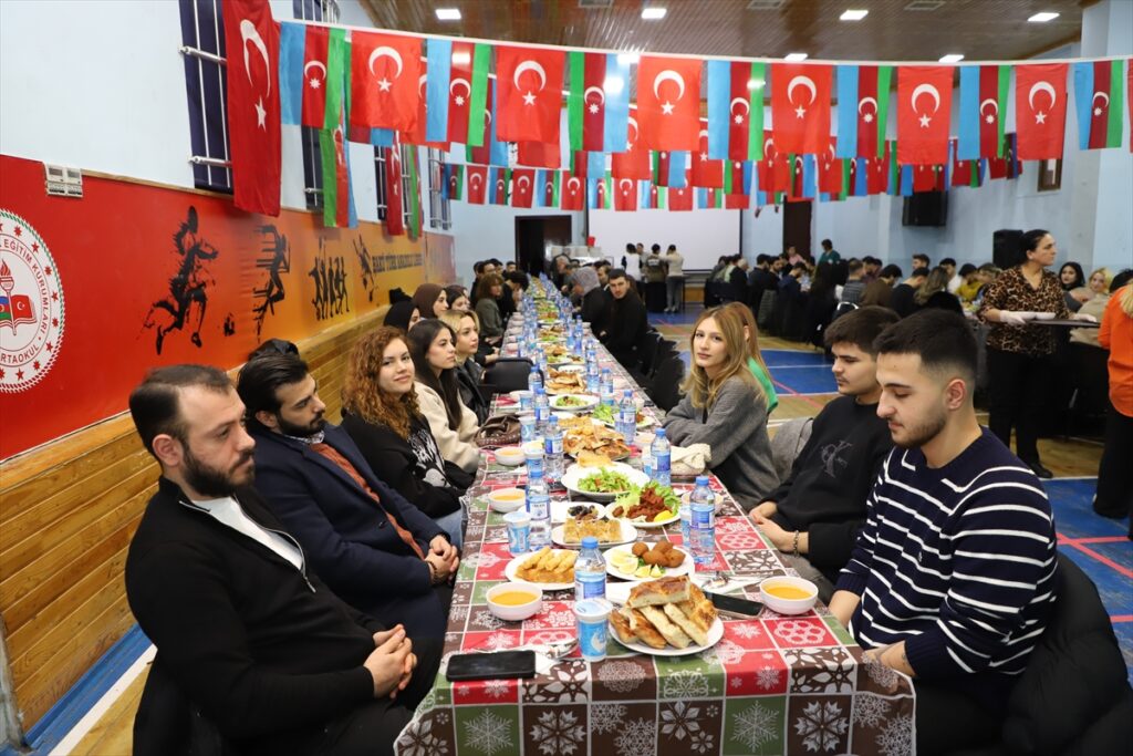 Azerbaycan’da eğitim gören Türk öğrenciler iftar programında buluştu | TurkArama Motoru | Sağlık ve Günlük Yaşam için Pratik Bilgiler
