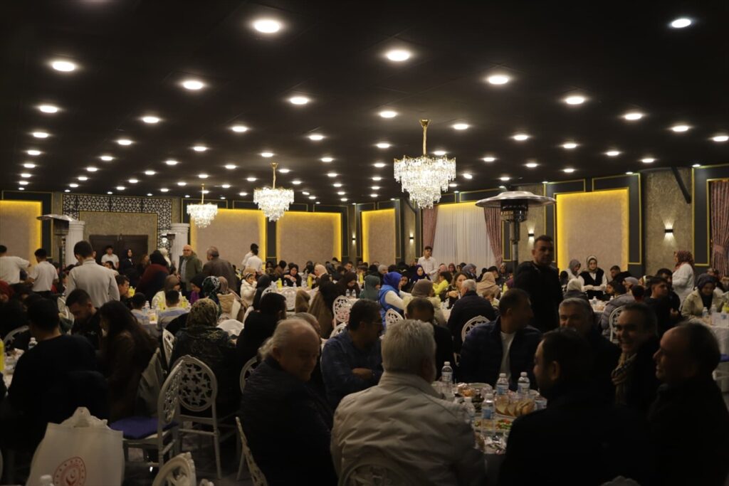 Konya’da öksüz ve yetim çocuklar iftarda buluştu | TurkArama Motoru | Sağlık ve Günlük Yaşam için Pratik Bilgiler