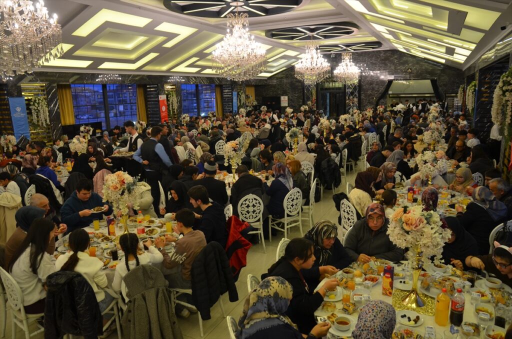 Konya’da “Selçuklu Yetimine Sahip Çıkıyor İftar Buluşması” yapıldı | TurkArama Motoru | Sağlık ve Günlük Yaşam için Pratik Bilgiler